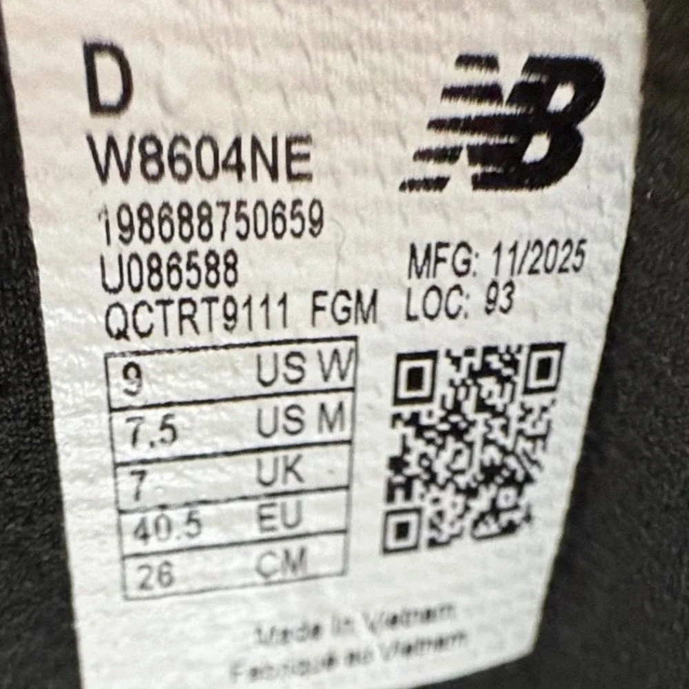 New Balance Fresh Foam X 860v15 Women's Size 9 Wide Black White Running Shoes